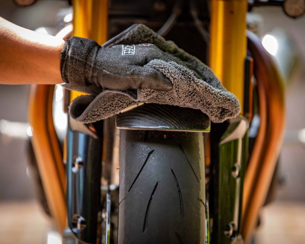 Muc-Off Motorcycle Speed Polish – 400Ml