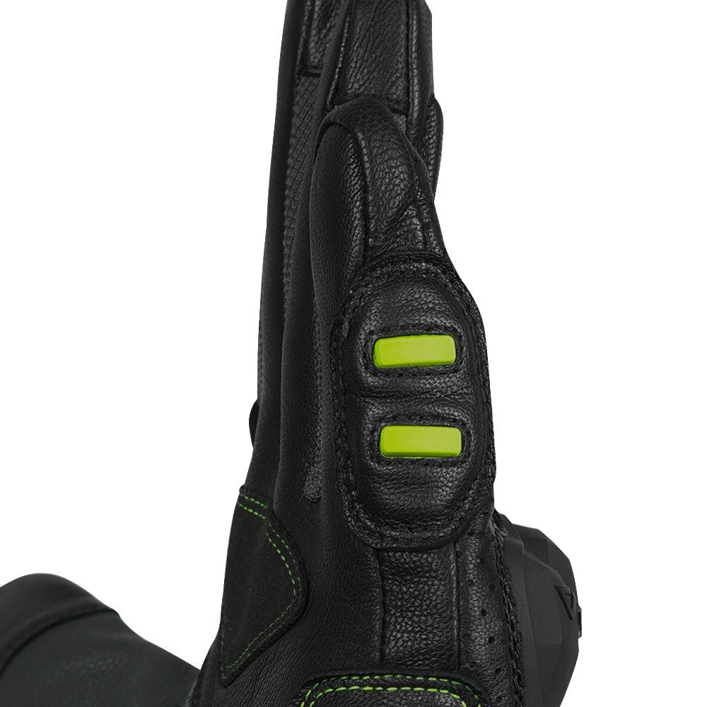 Korda Guard Semi Gauntlet Red Riding Gloves
